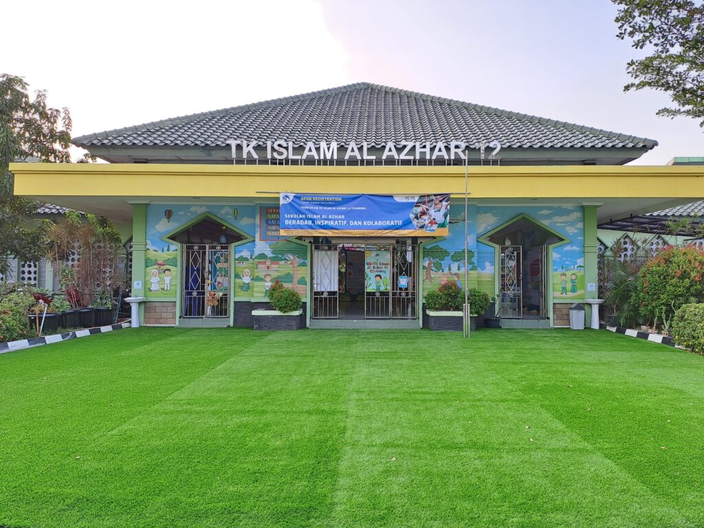 TK Islam AL Azhar 12 Cikarang