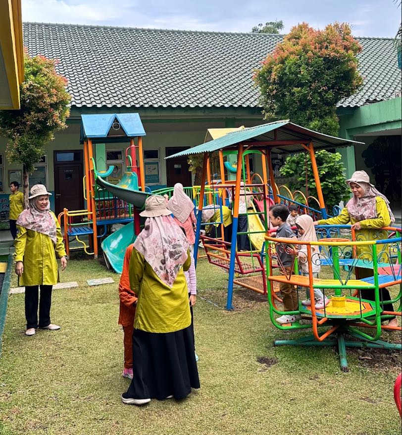 Lingkungan sekolah yang nyaman membantu menciptakan pengalaman belajar yang positif bagi tumbuh kembang murid.