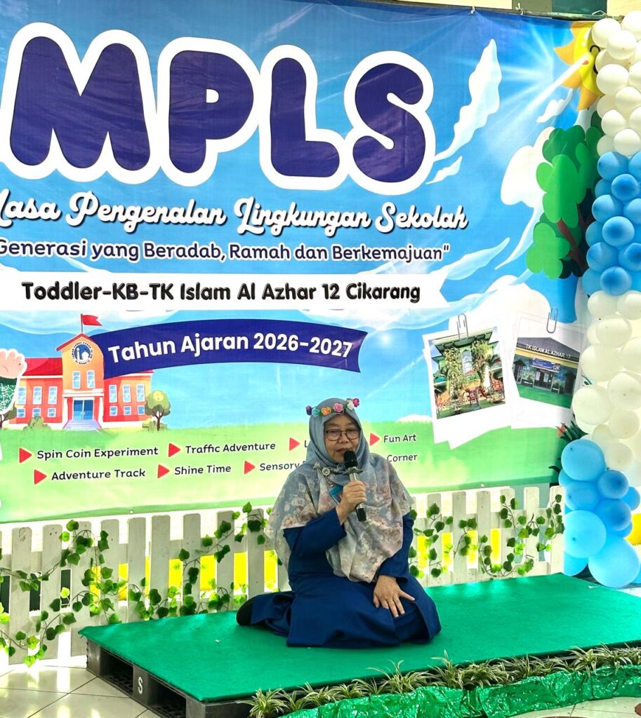 Dewa Pengawas TK Al Azhar se-Indonesia memberikan sambutan hangat pada acara pembukaan MPLS.