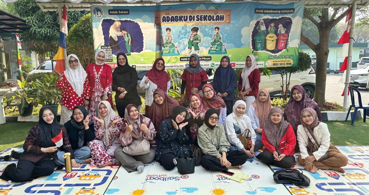 Guru dan orang tua turut membangun kebersamaan dalam rangkaian kegiatan HUT RI ke-81.